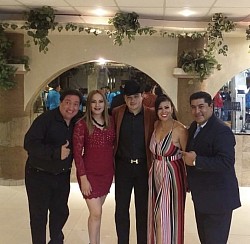 Cuatro cantantes